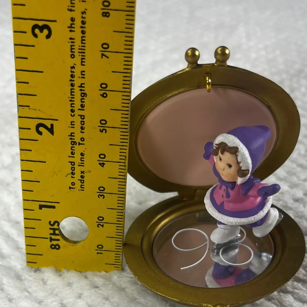 Hallmark Keepsake Ornament Compact Skater Christmas Reflections Dated 1998‎